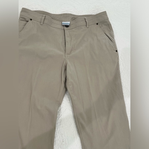 Columbia Men’s twill khaki flat front pant size 38x32 - Picture 2 of 2
